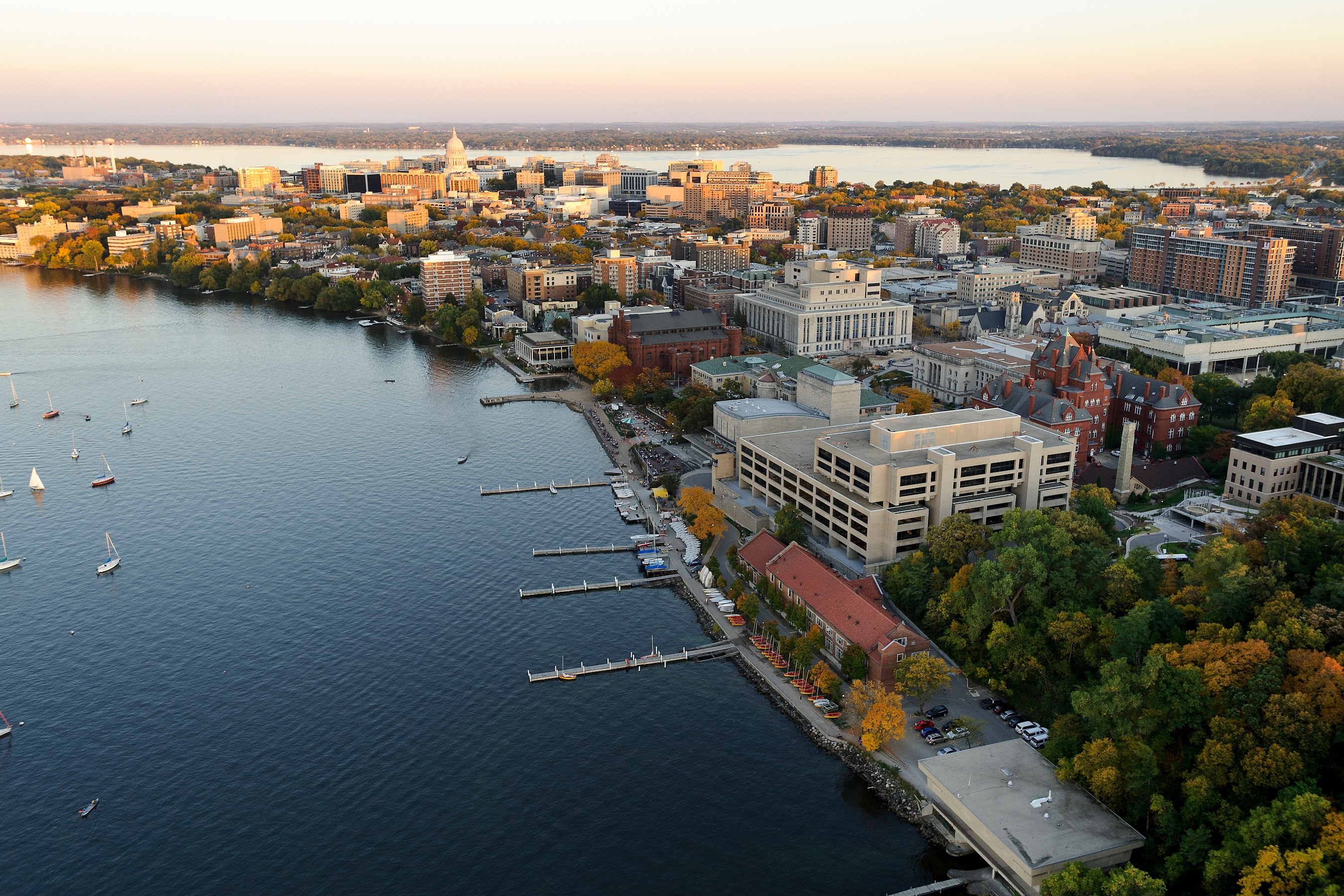 A picture of Lake Mendota shoreline.